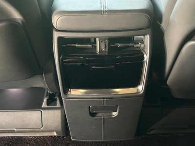 صورة 43 لـ 2023 Toyota ALPHARD