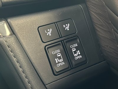 صورة 28 لـ 2023 Toyota ALPHARD