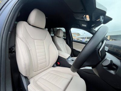 2023 BMW 3 SERIES TOURING photo 10