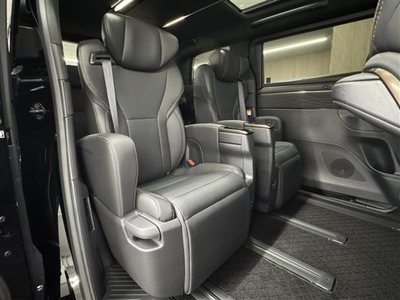 2025 Toyota ALPHARD — фото 28