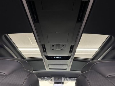 2025 Toyota ALPHARD — фото 4