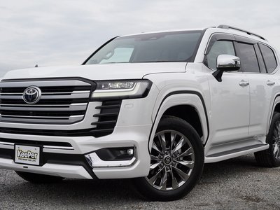2025 Toyota LAND CRUISER 300 photo 1