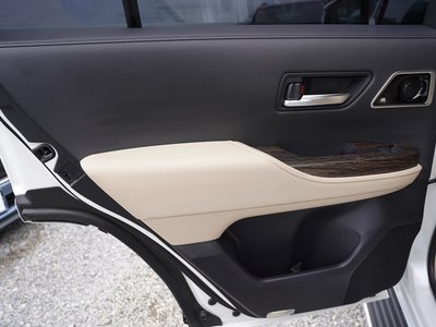 2025 Toyota LAND CRUISER 300 thumbnail 52