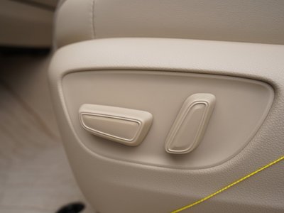 2025 Toyota LAND CRUISER 300 thumbnail 27