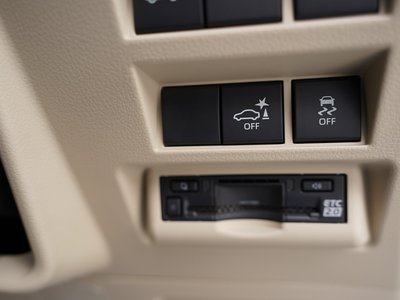 2025 Toyota LAND CRUISER 300 thumbnail 42