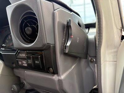 1998 Toyota LAND CRUISER 70 照片 27