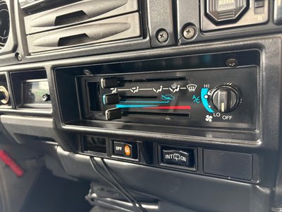 1998 Toyota LAND CRUISER 70 照片 32