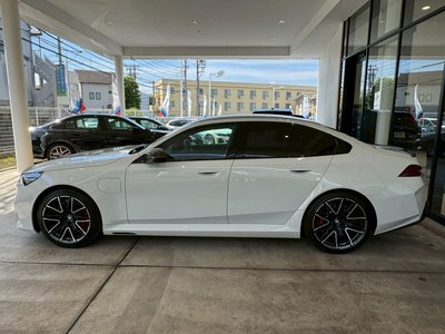 2025 BMW M5 thumbnail 65