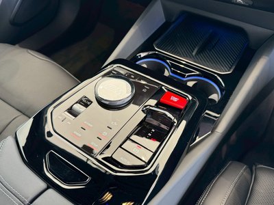 2025 BMW M5 thumbnail 36