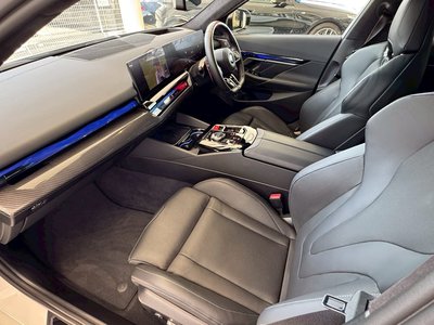 2025 BMW M5 photo 14