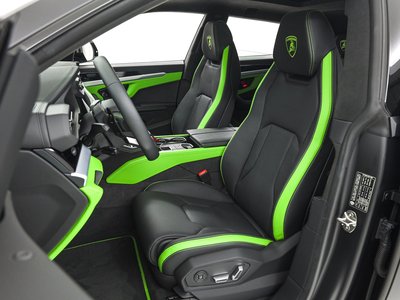 صورة 13 لـ 2025 Lamborghini URUS