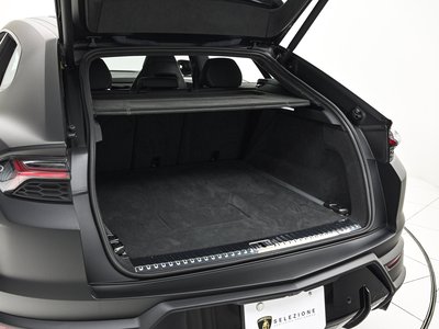 صورة 9 لـ 2025 Lamborghini URUS