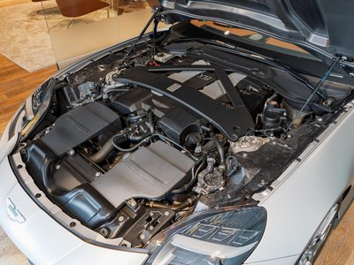 2025 Aston Martin VANQUISH VOLANTE 缩略图 30