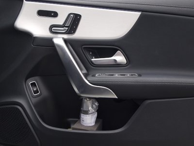 2025 Mercedes-BENZ CLA photo 13