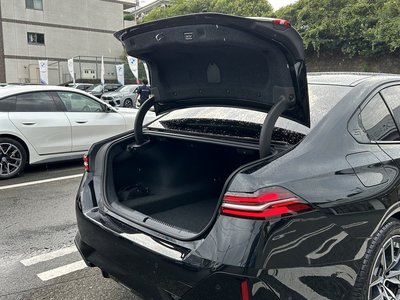 2026 BMW 5 SERIES photo 11
