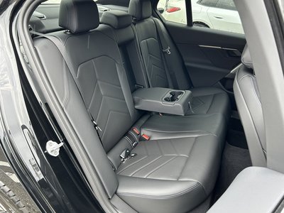 2026 BMW 5 SERIES thumbnail 31