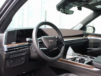 2025 Cadillac ESCALADE — фото 12