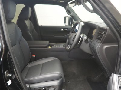2025 Lexus GX photo 13