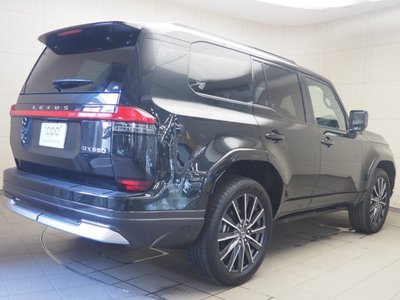 2025 Lexus GX photo 7