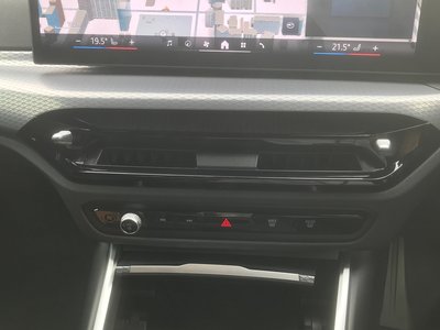 2025 BMW 3 SERIES 缩略图 30