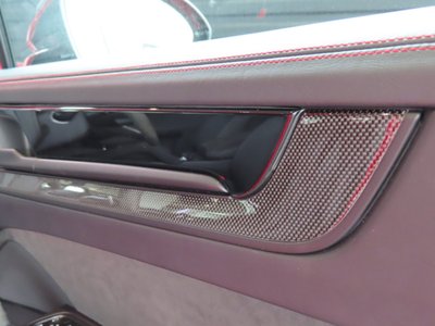 2025 Porsche CAYENNE thumbnail 18