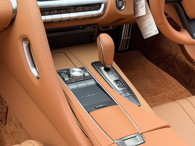 صورة 30 لـ 2020 Lexus LC CONVERTIBLE
