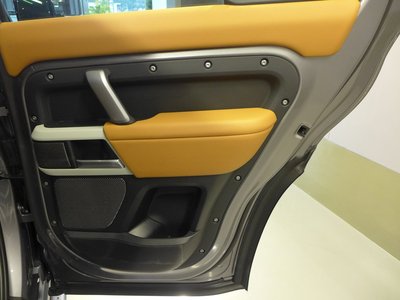 2023 LAND Rover DEFENDER thumbnail 26