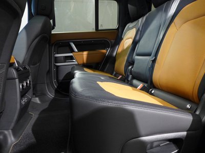 2023 LAND Rover DEFENDER thumbnail 31