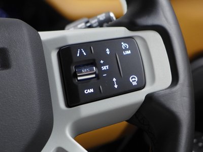 2023 LAND Rover DEFENDER thumbnail 48