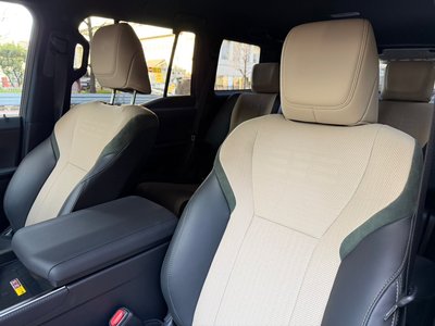 صورة مصغرة 13 لـ 2025 Lexus GX