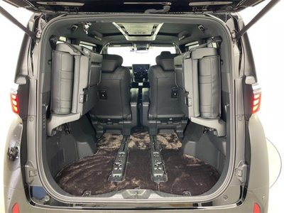 2023 Toyota ALPHARD — фото 31