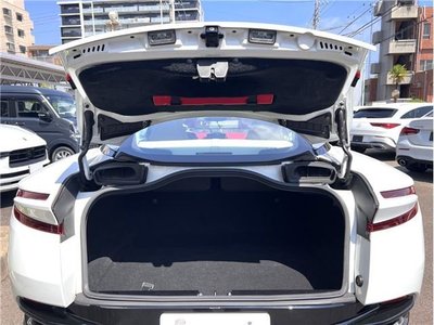 2017 Aston Martin DB11 — миниатюра 9