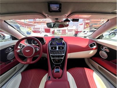 2017 Aston Martin DB11 — миниатюра 3