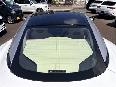 2017 Aston Martin DB11 — миниатюра 8