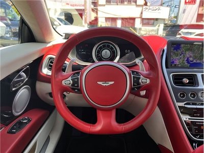 2017 Aston Martin DB11 — миниатюра 13