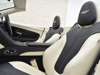 صورة 9 لـ 2018 Aston Martin DB11 VOLANTE