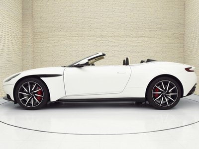 صورة 6 لـ 2018 Aston Martin DB11 VOLANTE