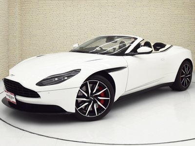 صورة 3 لـ 2018 Aston Martin DB11 VOLANTE