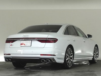 2025 AUDI S8 photo 5
