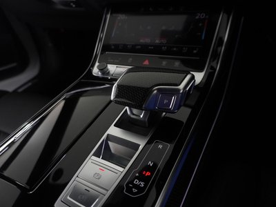 2025 AUDI S8 photo 11