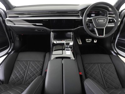 2025 AUDI S8 photo 7