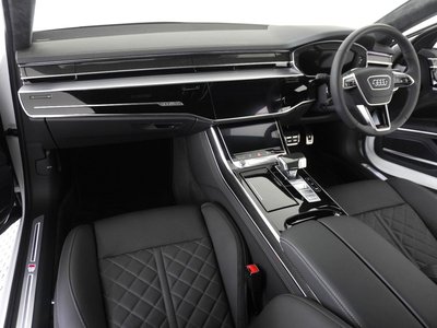 2025 AUDI S8 photo 14