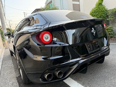صورة 11 لـ 2010 Ferrari FF