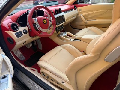 صورة 12 لـ 2010 Ferrari FF