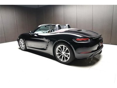 صورة 3 لـ 2016 Porsche 718