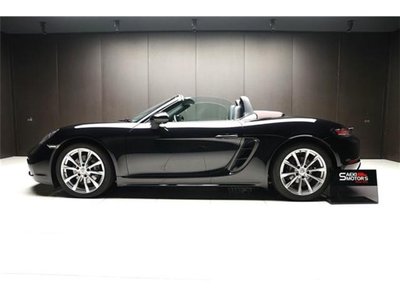 صورة 8 لـ 2016 Porsche 718