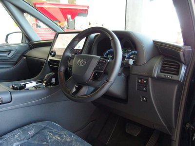 صورة 32 لـ 2025 Toyota ALPHARD
