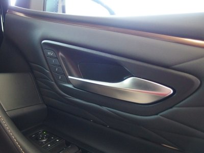 صورة 46 لـ 2025 Toyota ALPHARD
