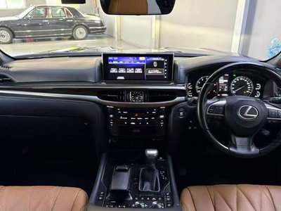 2022 Lexus LX photo 11