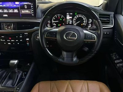 2022 Lexus LX photo 10